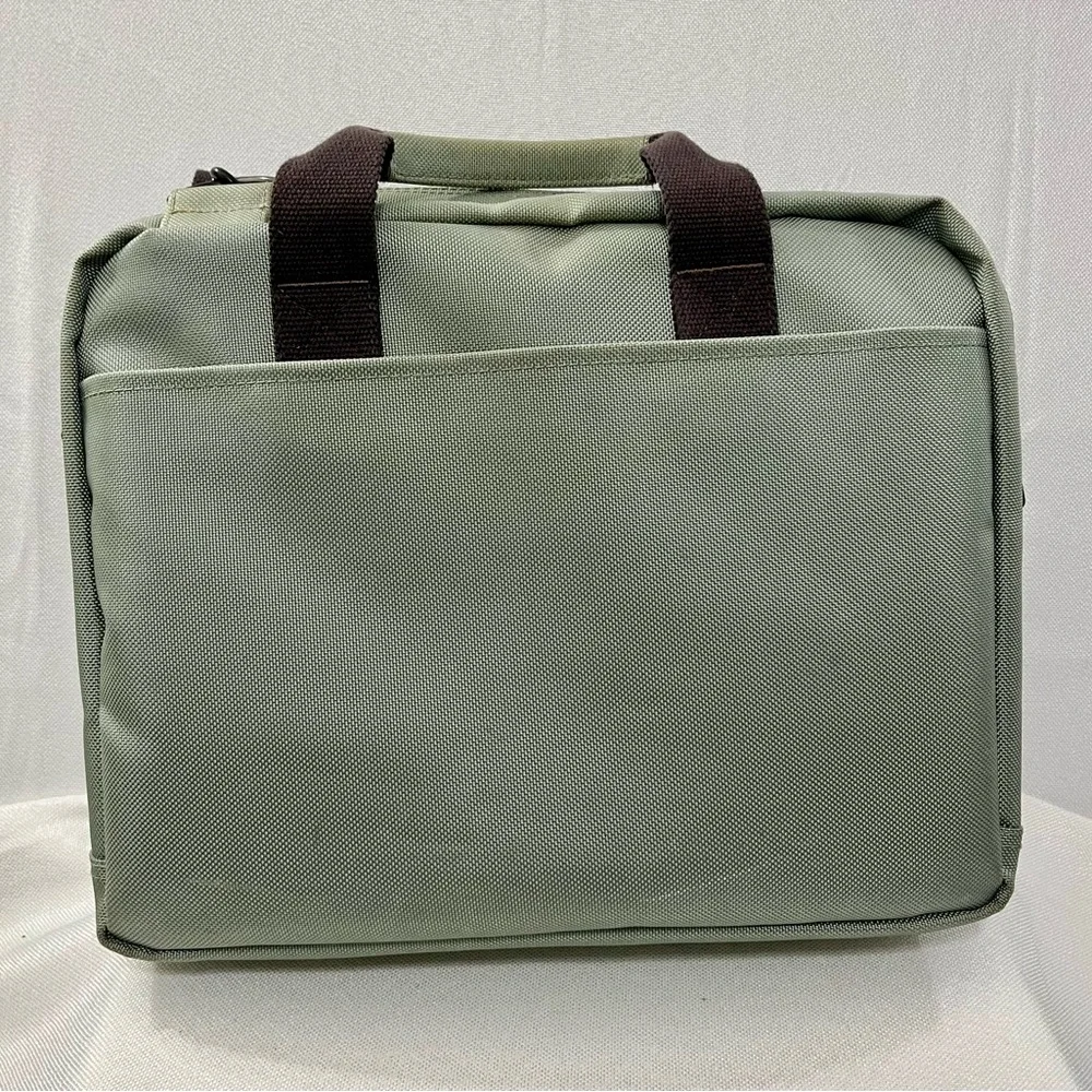 Token Lawrence Laptop bag, versatile w amazing storage and durable. Pale green